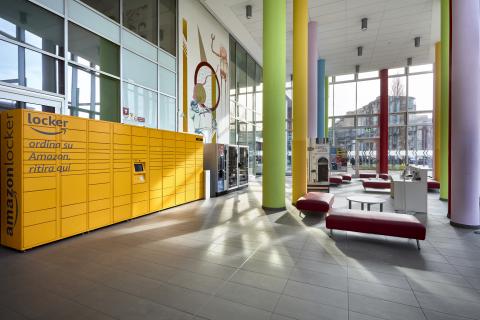 Sala relax con Amazon Locker