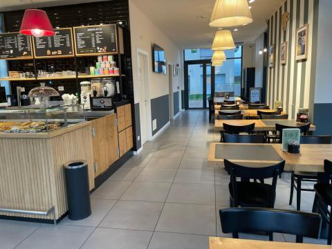 Caffè Camplus ingresso e corridoio interno