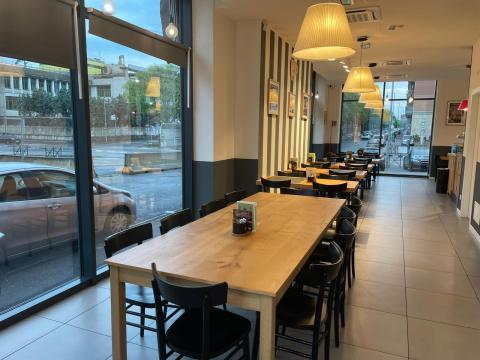 Caffè Camplus vista tavoli a sx