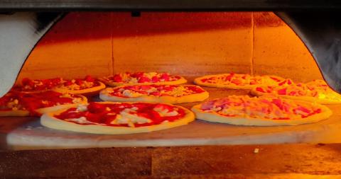 Immagine di un forno di pizzeria